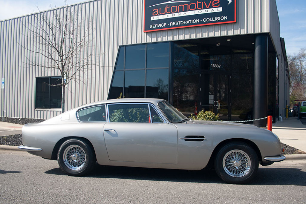 1966 Aston Martin DB6 (SN 2668L)