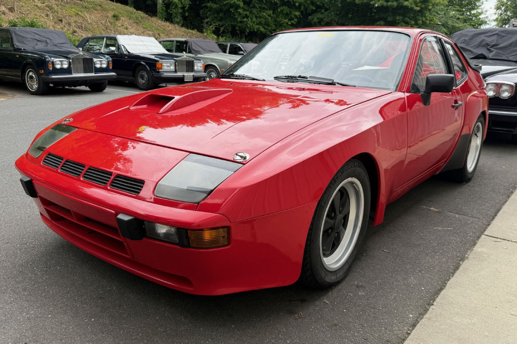1981 Porsche 924 Carrera GTS at the automotive international garage